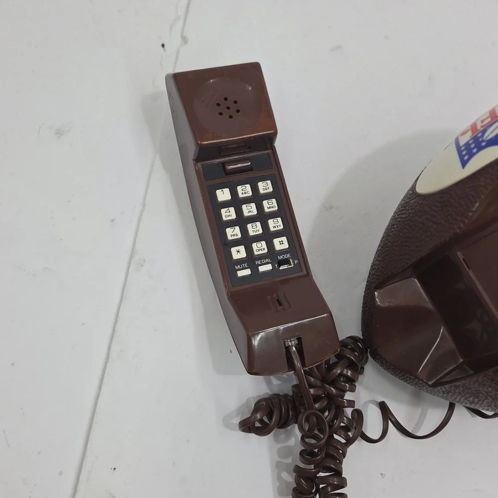 VINTAGE COLUMBIA TEL-COM MODEL NFL-28 FOOTBALL SHAPE CORDED TELEPHONE Cowboys